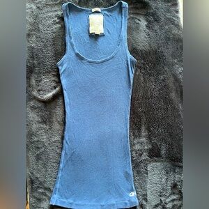 ✨vintage✨ navy blue Gilly Hicks racerback tank top